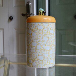 Chewy Winnie The Pooh Pet Ceramic Treat Jar Pooh Design Bee Top Fun Canister